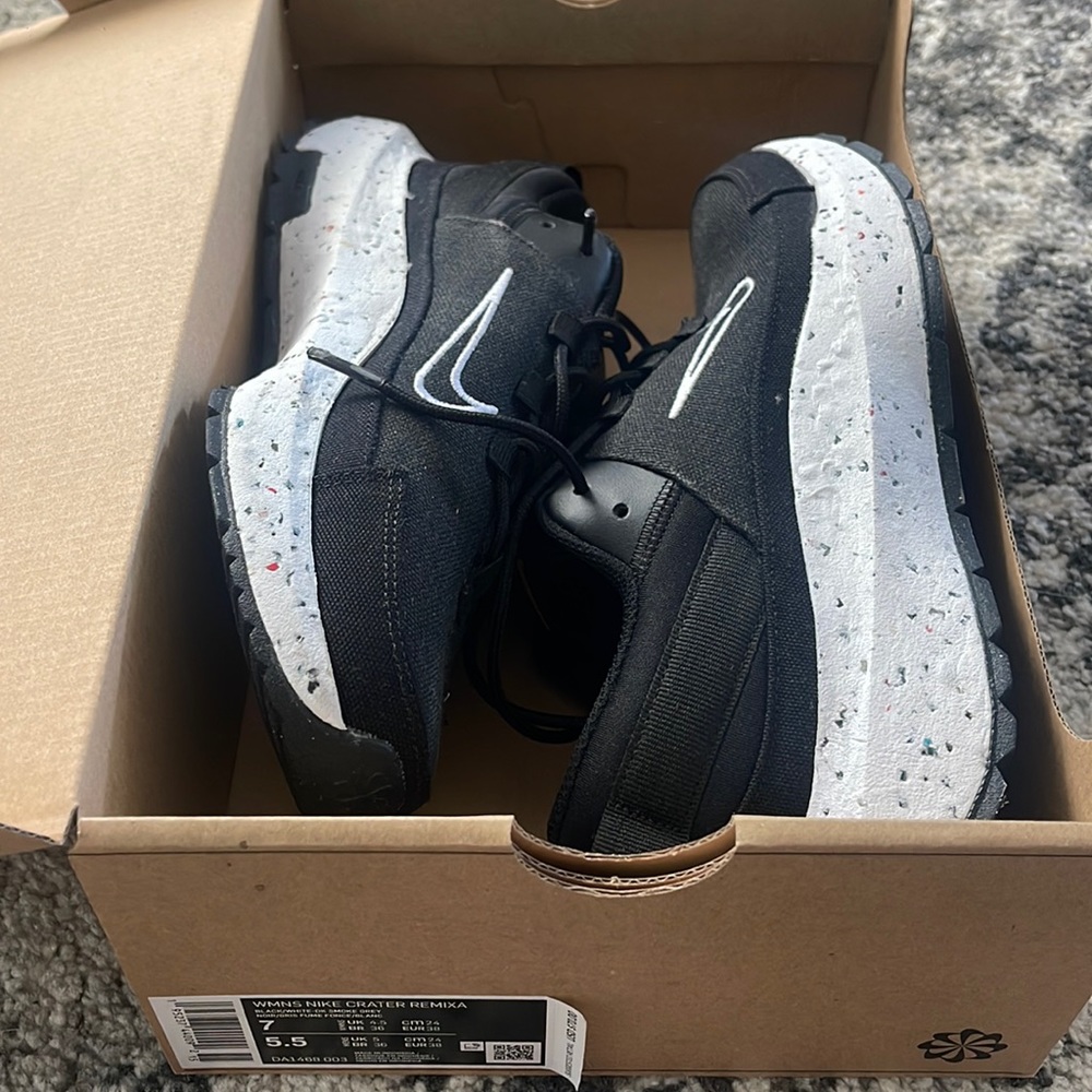 New in box Nike Womens Crater Remixa